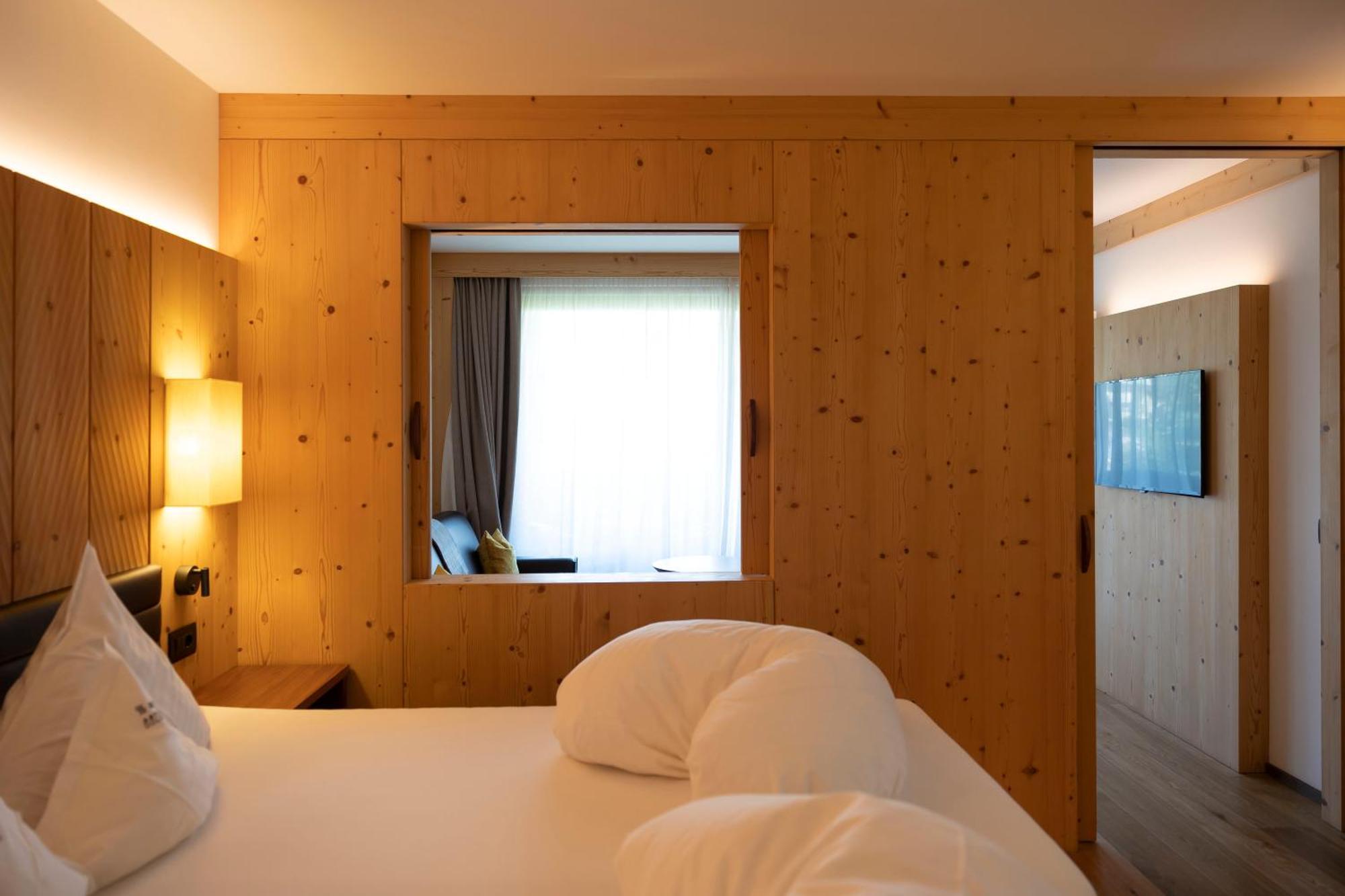Artnatur Dolomites Hotel & Spa Siusi Oda fotoğraf