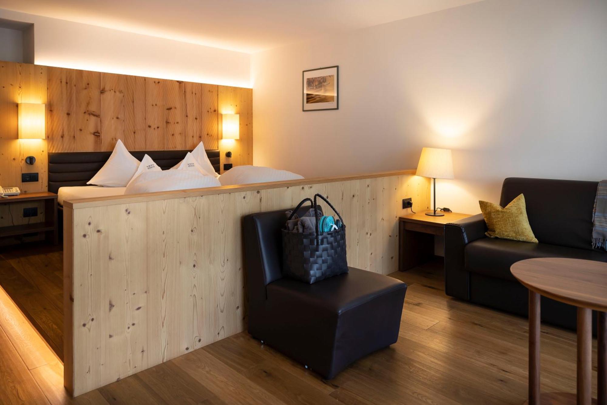 Artnatur Dolomites Hotel & Spa Siusi Oda fotoğraf