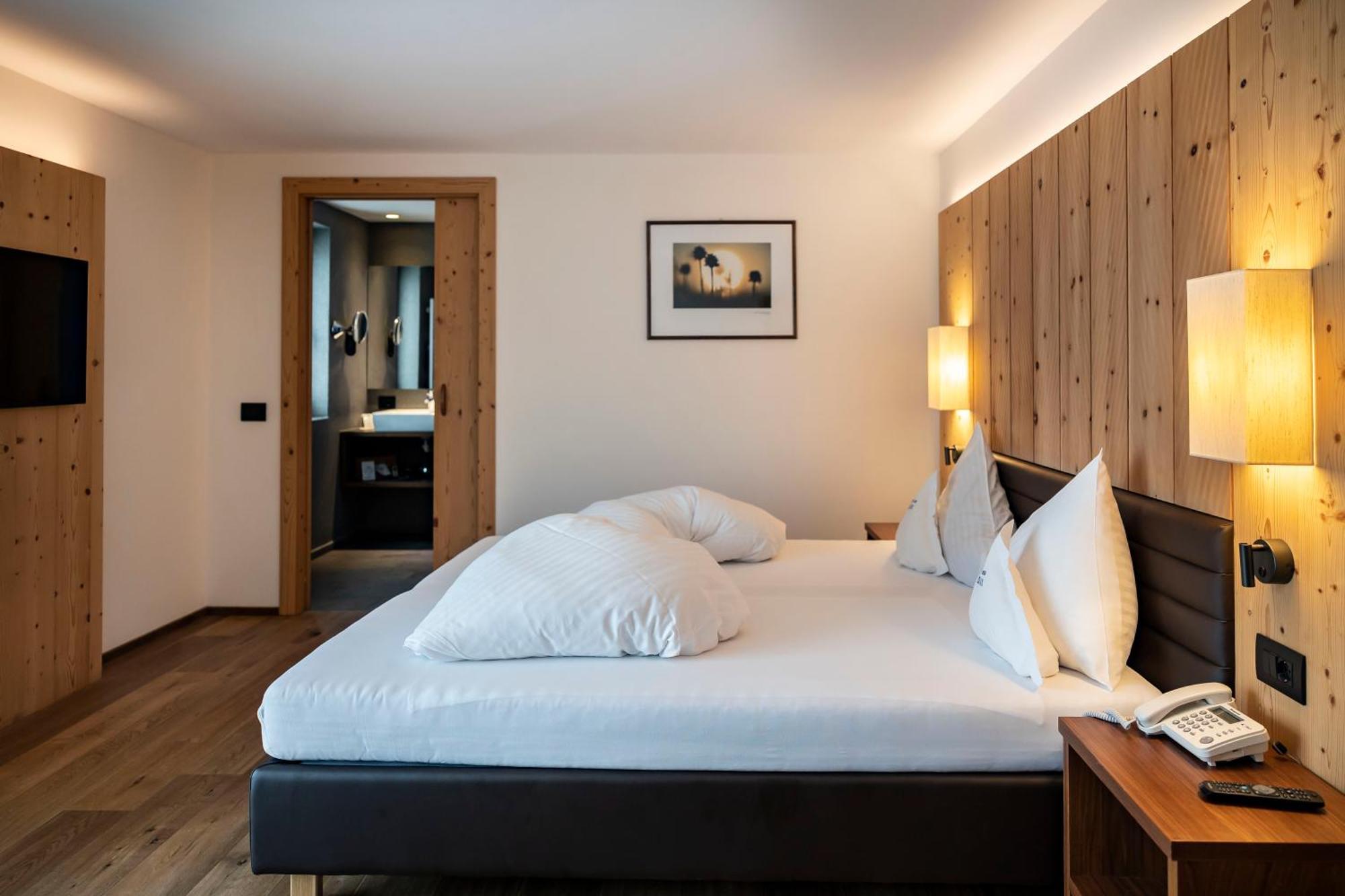 Artnatur Dolomites Hotel & Spa Siusi Oda fotoğraf